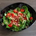 Ensalada de brotes nuevos de espinacas y[...]