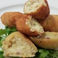 Bocaditos de calabacín y duo de quesos griegos