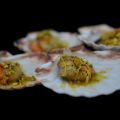 Vieiras a la plancha con aceite de pistachos.