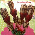 Brochetas de platano, fresas y chocolate