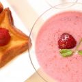 Batido de plátano y fresas con canela y algo más