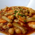 GARBANZOS CON LANGOSTINOS Y CALAMARES CON CURRY