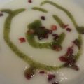 Sopa de melón con jamón serrano deshidratado