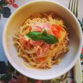 Spaguetti con salmón y jamón