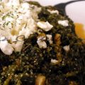 Espinacas a la catalana con tofu desmenuzado