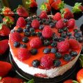 TARTA HELADA CON FRUTOS ROJOS.
