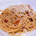 ESPAGUETIS A LA CARBONARA CON CHAMPIÑONES