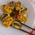 Tamagoyaki lo rollitos de huevo japoneses, con[...]