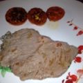 Filete de ternera con tomate a la plancha.