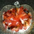 FRESAS CON LECHE BATIDA Y CARAMELO