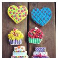 Tarta fondant, cupcakes y galletas muy[...]