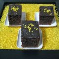 Pastel de chocolate y Coca Cola