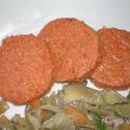 Hamburguesas de soja y tomate con verduras
