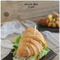 croissant relleno de pollo