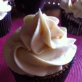 CUPCAKES DE CHOCOLATE CON BUTTERCREAM DE[...]
