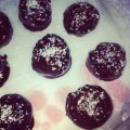 BOLITAS DE COCO CON CHOCOLATE