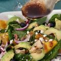ENSALADA CON POLLO, PIÑA Y AGUACATE