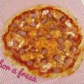 Pizza de salchichas frescas y parmesano