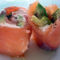 ROLLITOS DE SALMÓN Y AGUACATE