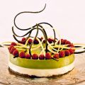 Tarta de té MATCHA y filigranas de chocolates