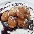 Buñuelos de manzana con coulis de chocolate al[...]