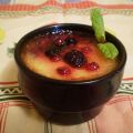 Crème brûlée con frutas del bosque