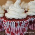 CUPCAKES RED VELVET CON FROSTING DE QUESO