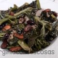 KALE, BROCOLINI Y ARANDANOS CON ALMENDRAS