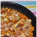 Manitas de cerdo con garbanzos