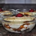 CUENCOS DE TIRAMISÚ INDIVIDUALES CON FRAMBUESAS