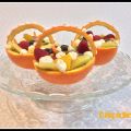 Cestitas de naranja con macedonia