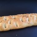 Pan con sésamo y escamas de sal