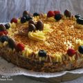 Tarta de limón, crocanti y frutos silvestres