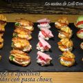 Canapés o aperitivos variados con pasta choux