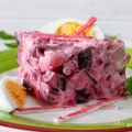 ENSALADILLA DE REMOLACHA,  SURIMI Y PATATA