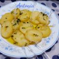 ÷ PATATAS COCIDAS Y LUEGO FRITAS AL AJILLO ÷