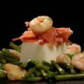 Salteado de ajetes, gambas, jamón y huevo[...]