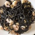 SPAGUETIS NEGROS CON GAMBAS