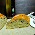 Pan de aceite y olivas negras