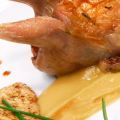 Codornices asadas con crema de garbanzos y foie