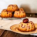 MINI BUNDTS DE ALMENDRA Y CEREZAS