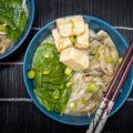 Fideos de arroz con tofu y verduras