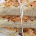 Focaccia de cebolla blanca