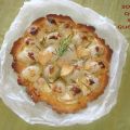 TARTALETA CON CEBOLLETAS TIERNAS Y QUESO DE[...]