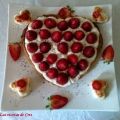CORAZÓN DE HOJALDRE CON NATA Y FRESAS