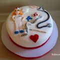 TARTA DE TRUFA Y FRAMBUESAS. Decorada con[...]