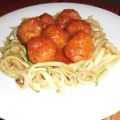 ALBONDIGAS CON TOMATE Y CALABACINES SALTEADOS