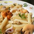 MACARRONES CON JIBIA, ALMEJAS Y MEJILLONES EN[...]