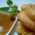 MANZANA EN TEMPURA CON SALSA DE MOSTAZA Y MIEL