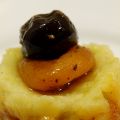 puré de manzana y patatas, con pie de cerdo